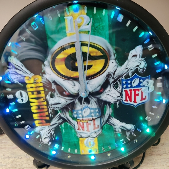 Green Bay Packers clock - Picture 6 of 12